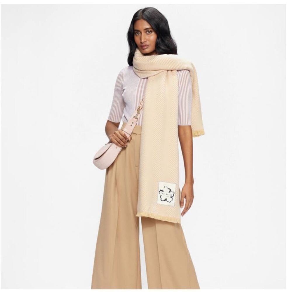 Ted‎ Baker Women's Oversized Hety Herringbone Scarf Pink & Tan 40x75